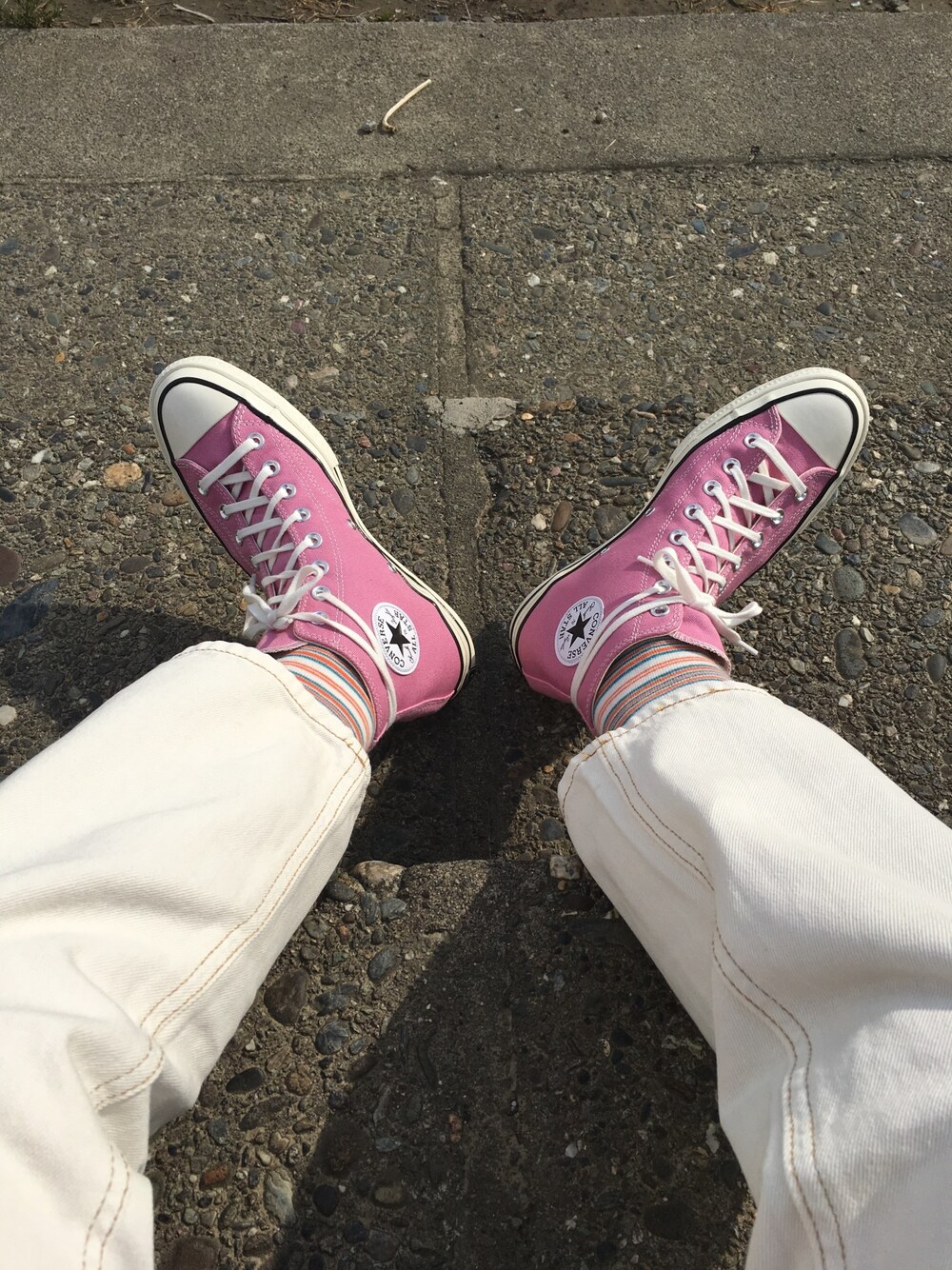 「コンバース、converse、ct70、CT70s、ユニクロ、韓国、散歩、デニム」｜「UNIQLOのアイテム（レッグウェア、その他）」を使った、ぽさん（メンズ・168cm）の春コーディネートの1枚目の写真