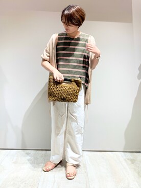 「qualite（カリテ）のe×qualite STAFF コットンリネンワイドストレートデニム（その他パンツ）」を使った、スズキさん（レディース・165cm）の夏コーディネート