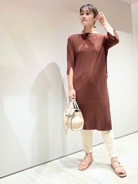 「LOWELL things（ロウェル　シングス）のLegacy/レザー2WAYオープントートバッグ mini（トートバッグ）」を使った、スズキさん（レディース・165cm）の夏コーディネート