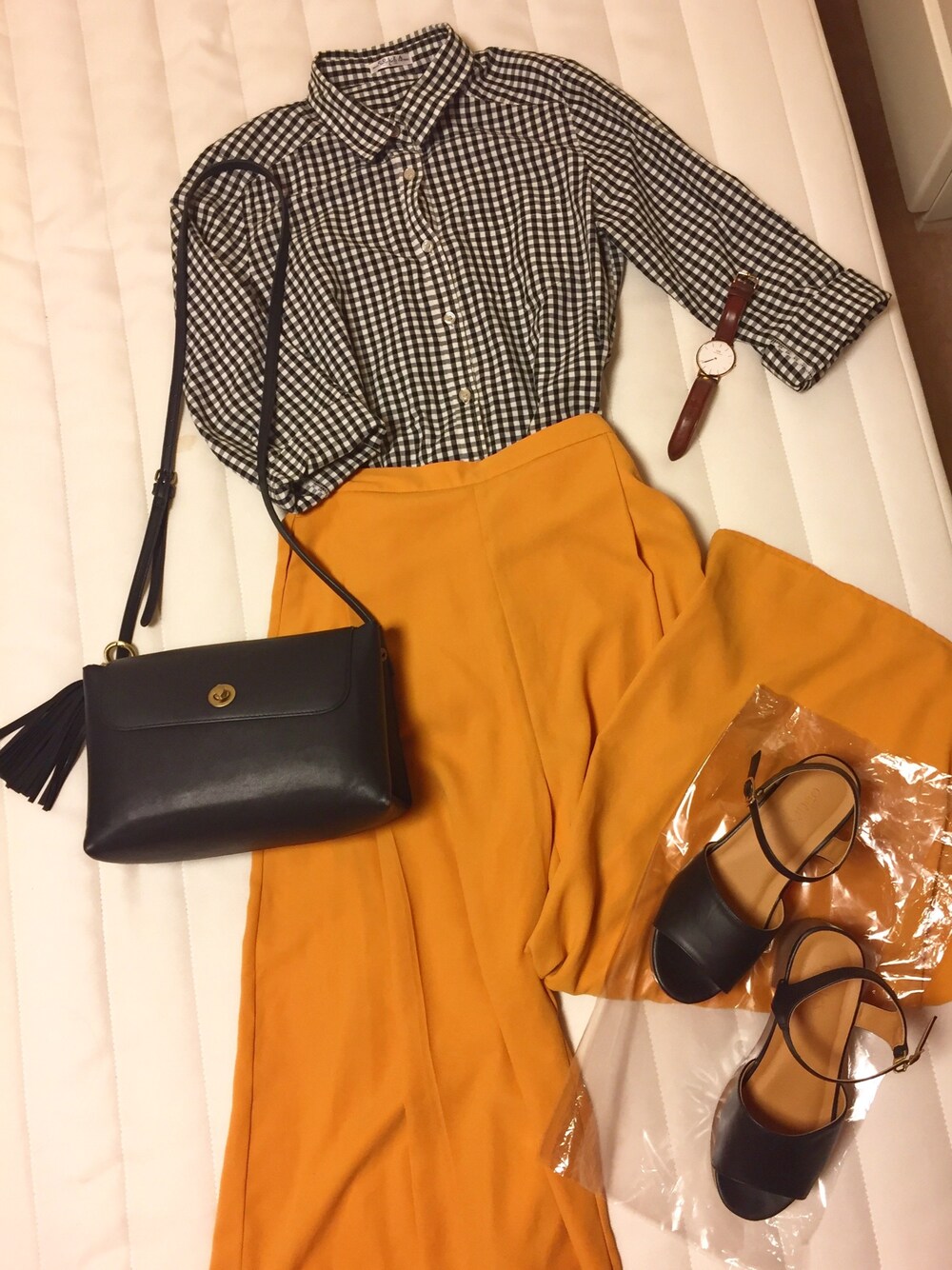 「チェックシャツ、夏コーデ、プチプラ、ootd、summer、fashion、黄色、ガウチョパンツ」｜「GUのアイテム（パンツ、イエロー系）」を使った、︎︎︎︎︎☺︎さん（レディース・157cm）の夏コーディネートの1枚目の写真