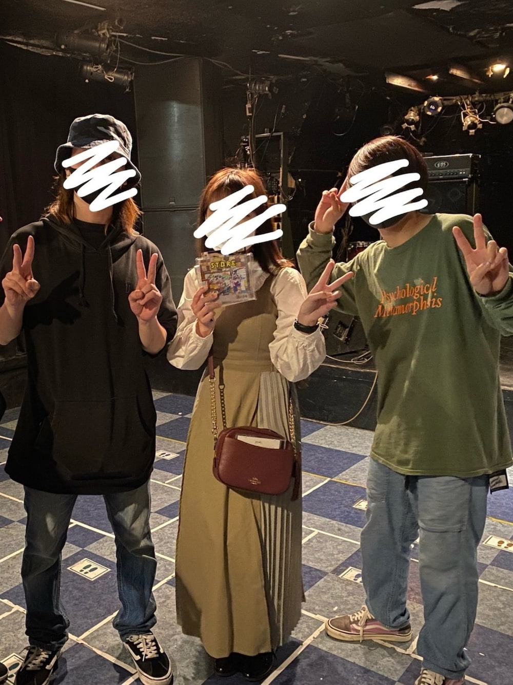 「ワンピース、休日コーデ、グリーン、シャツスタイル、archives、apresjour」｜「apres jourのアソート襟ブラウス【ZOZOTOWN限定アイテム】（シャツ/ブラウス、ホワイト系）」を使った、︎︎︎︎︎☺︎さん（レディース・156cm）の冬コーディネートの1枚目の写真