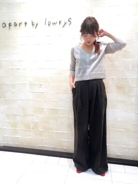 「アパートバイローリーズ」｜「アイテム（その他シューズ）」を使った、arisa.さん（レディース・158cm）の秋コーディネート