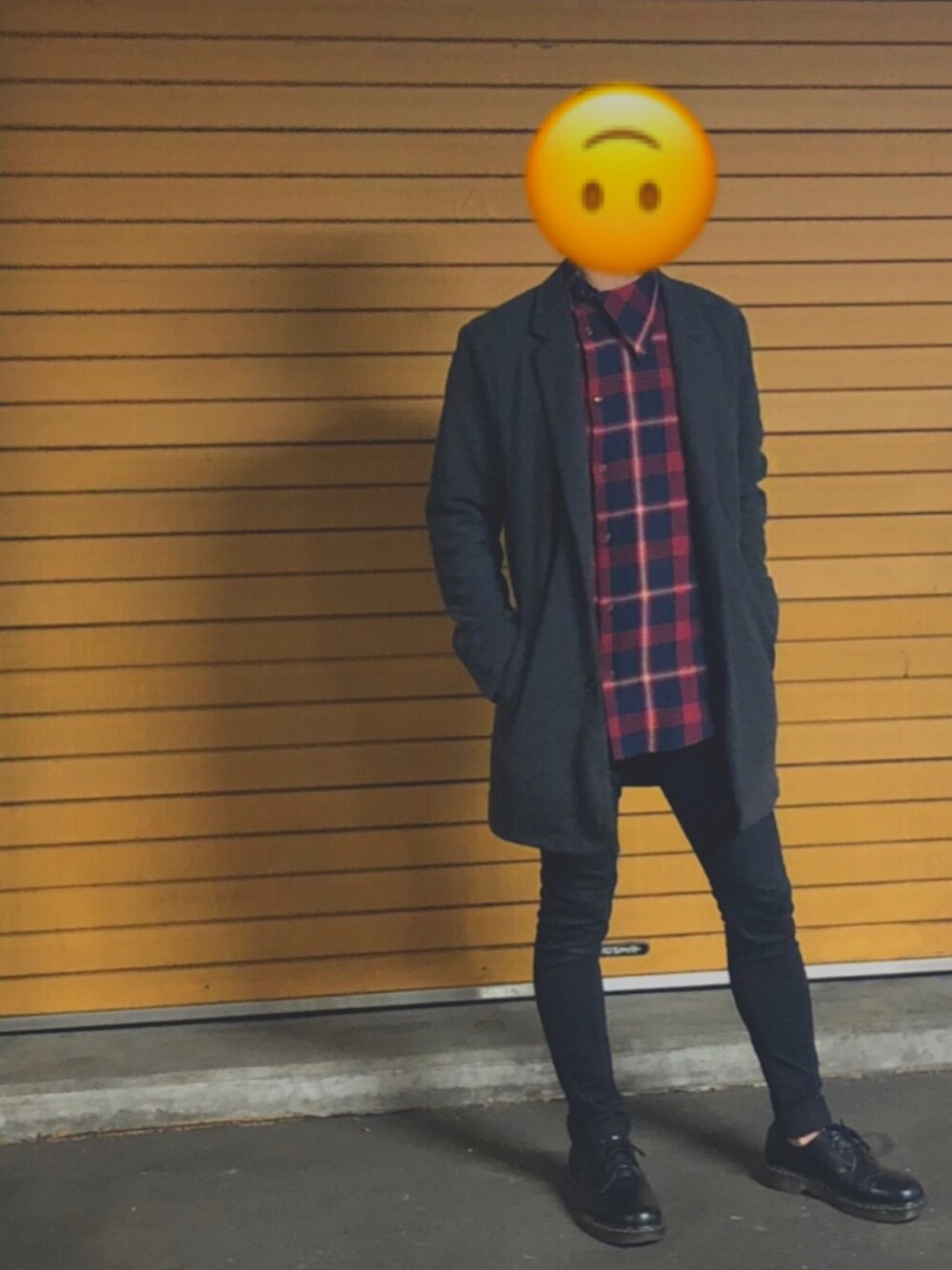 「秋コーデ、おしゃれさんと繋がりたい、いいね、save、フォローお願いします🤑、大学生、Vivienne Westwood、LIDnM、Dr.Martens、チェスターコート」｜「Vivienne Westwood MANのウールチェック オジークラークシャツ【289044 7204】（シャツ/ブラウス、ブルー系）」を使った、kuuさん（メンズ・168cm）の秋コーディネートの1枚目の写真