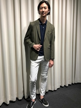 「NANO universe（ナノユニバース）のアイテム（チノパンツ）」を使った、nano・universe men’s STAFFさん（メンズ・182cm）の春コーディネート