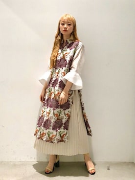 「TOGA PULLA（トーガ　プルラ）の【TOGA PULLA(トーガプルラ)】フリンジイヤリング TP01-AK276（イヤリング）」を使った、さきさん（レディース・156cm）の春コーディネート