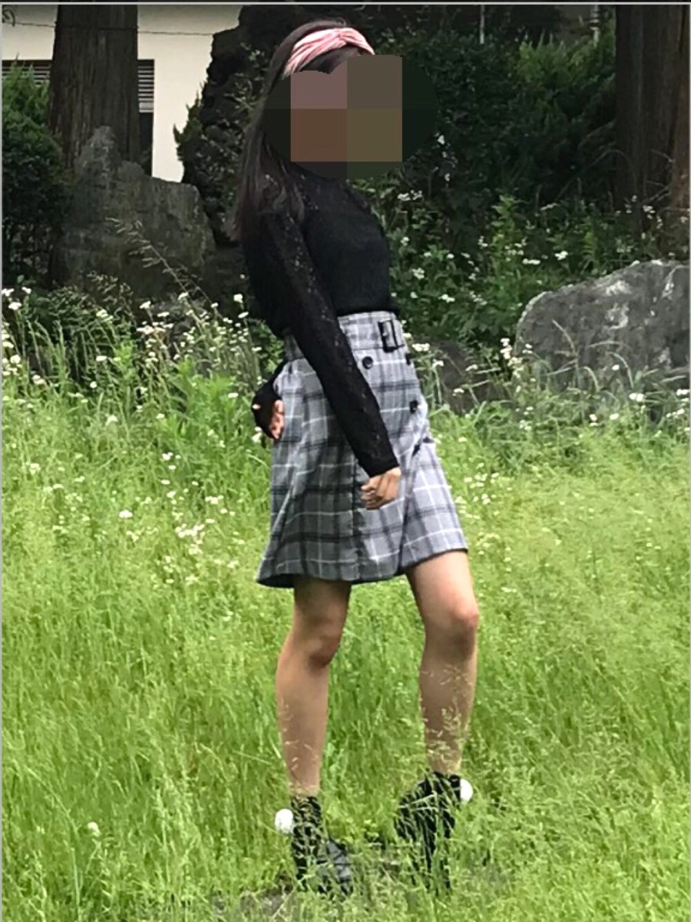 「WEGO、FOREVER 21、PAGEBOY、大人ガーリー、春、お洒落さんとつながりたい、グレンチェック、黒レース、ローファー、シンプルコーデ」｜「PAGEBOYのアイテム（スカート、グレー系）」を使った、mikuさん（レディース・159cm）の春コーディネートの1枚目の写真