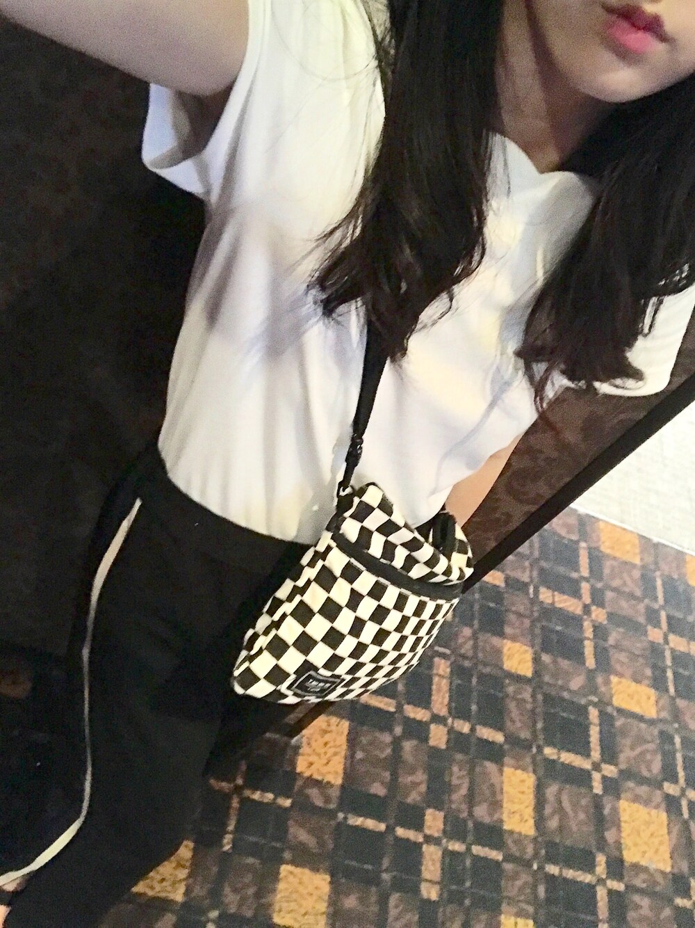 「moussy、GU、ラクチンコーデ、SPINNS、シンプル、ジャージ、スポーツミックス、お洒落さんとつながりたい、シンプルコーデ、休日スタイル」｜「GUのアイテム（Tシャツ/カットソー、ホワイト系）」を使った、mikuさん（レディース・159cm）の春コーディネートの1枚目の写真