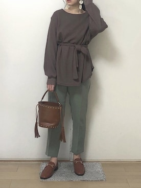 「select MOCA（セレクトモカ）の柔らかく履きやすいフェイクレザーゴールドビット付きローファー（ローファー）」を使った、Mayさん（レディース・158cm）の春コーディネート