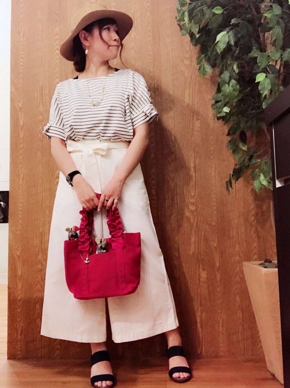 「シューラルー、オトナカジュアル、帰ってきた白パンフェス、summer、ootd、マリン、ボーダー、白パンツ、低身長、おしゃれさんと繋がりたい」｜「DRESKIPのつば広カンカン帽（ハット、ベージュ系）」を使った、*Yui*さん（レディース・151cm）の夏コーディネートの1枚目の写真