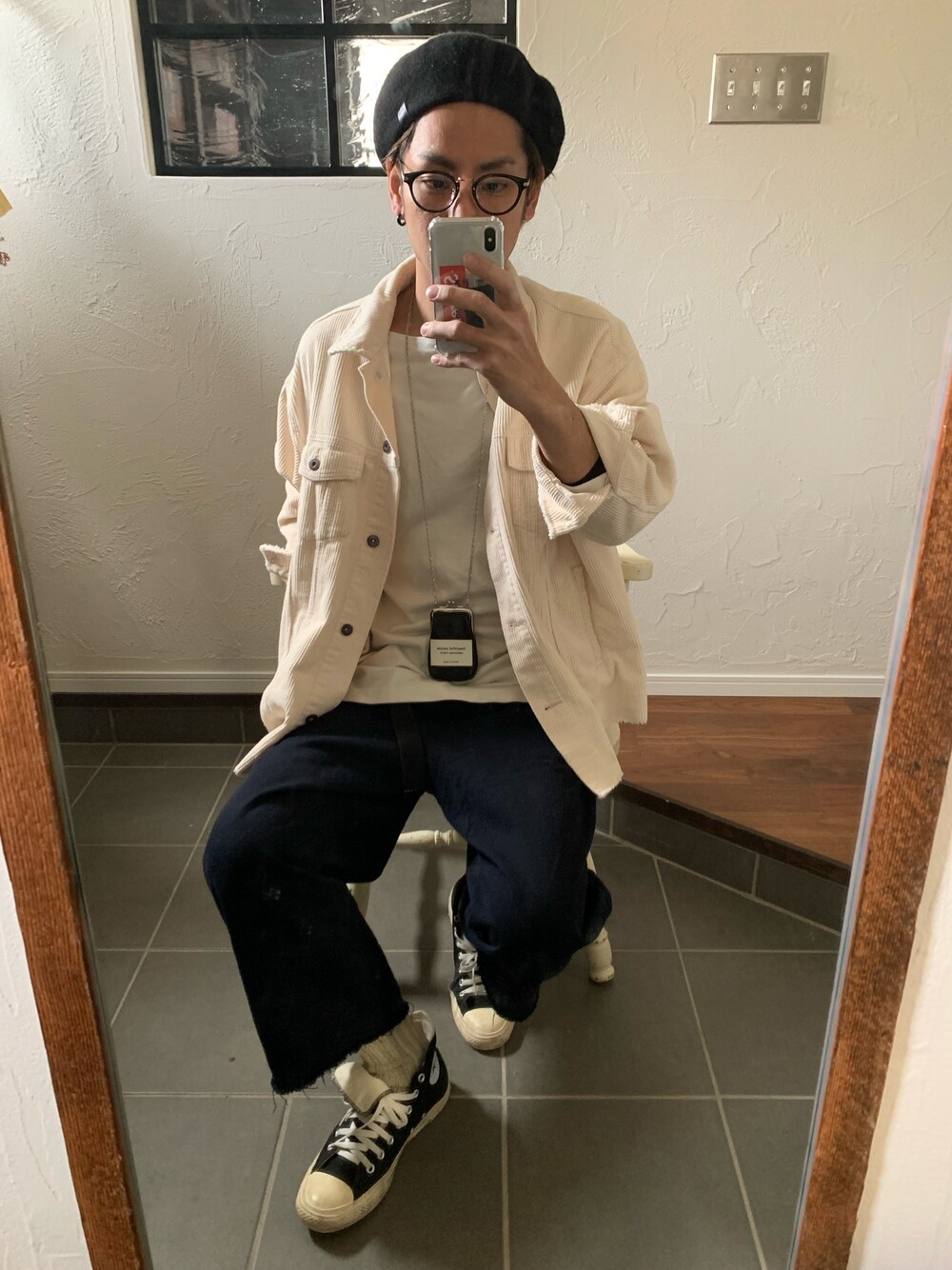 「ゆるコーデ、スニーカーコーデ、ベレー帽、めがね、ayame、ZARA、GALERIE VIE、YAECA、コンバース、COMME des GARCONS」｜「beautiful peopleのアイテム（ネックレス、ブラック系）」を使った、kameさん（メンズ・168cm）の冬コーディネートの1枚目の写真