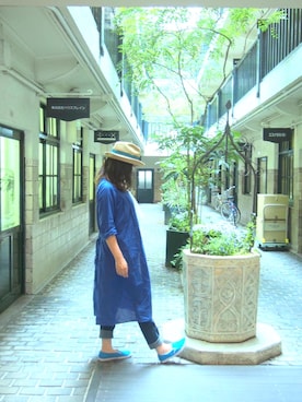 「blue」｜「アイテム（スリッポン）」を使った、とぅーやんさん（レディース・158cm）の春コーディネート