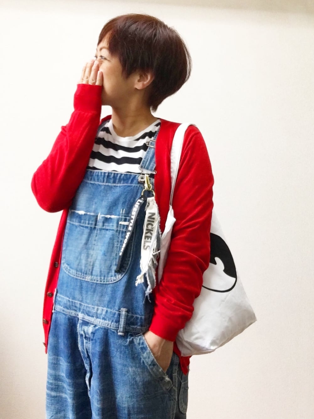 「ショートカット、ネネット、カーディガン、チマラ、chimala、オーバーオール、MUJI、しましま、zucca、ノリタケ」｜「chimalaのアイテム（サロペット/オーバーオール、ブルー系）」を使った、chiakiさん（レディース・153cm）の春コーディネートの1枚目の写真