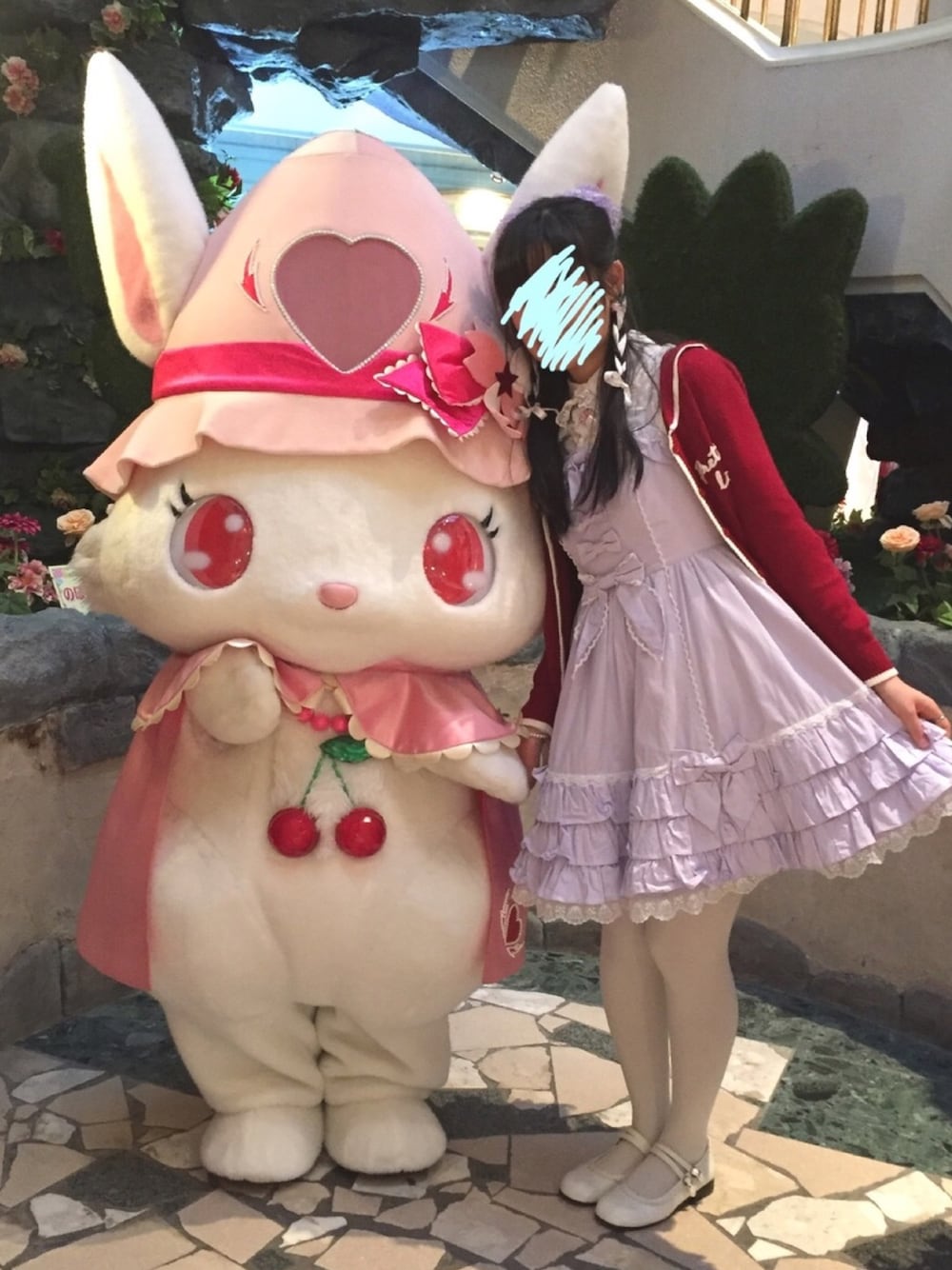 「ロリータ、ロリィタ、甘ロリ、三つ編み、リボン、リボン編み込み、ラベンダー、ホワイト、赤カーディガン、冬」｜「Angelic Prettyのアイテム（ワンピース/ドレス、パープル系）」を使った、manaca*さん（レディース・168cm）の春コーディネートの1枚目の写真