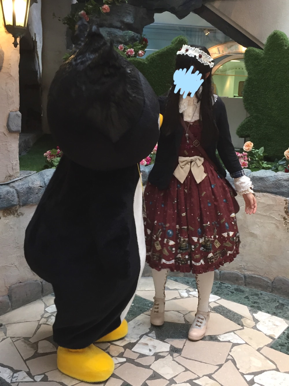 「休日スタイル、ロリータ、クラシカル、lolita、ハンドメイド、ブレザー、ジャンパースカート、おでかけ、ベージュ、エンジ色」｜「Queen Beeのアイテム（パンプス、ベージュ系）」を使った、manaca*さん（レディース・168cm）の春コーディネートの1枚目の写真