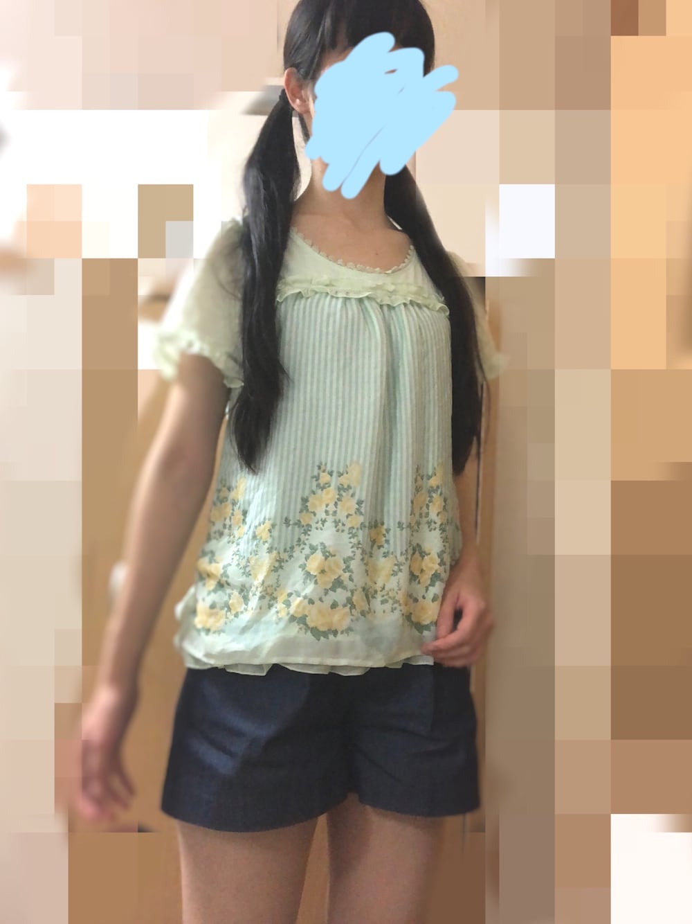 「夏、夏コーデ、ショートパンツ、アクティブ、涼しげ、通勤着」｜「axes femmeのアイテム（Tシャツ/カットソー、グリーン系）」を使った、manaca*さん（レディース・168cm）の夏コーディネートの1枚目の写真