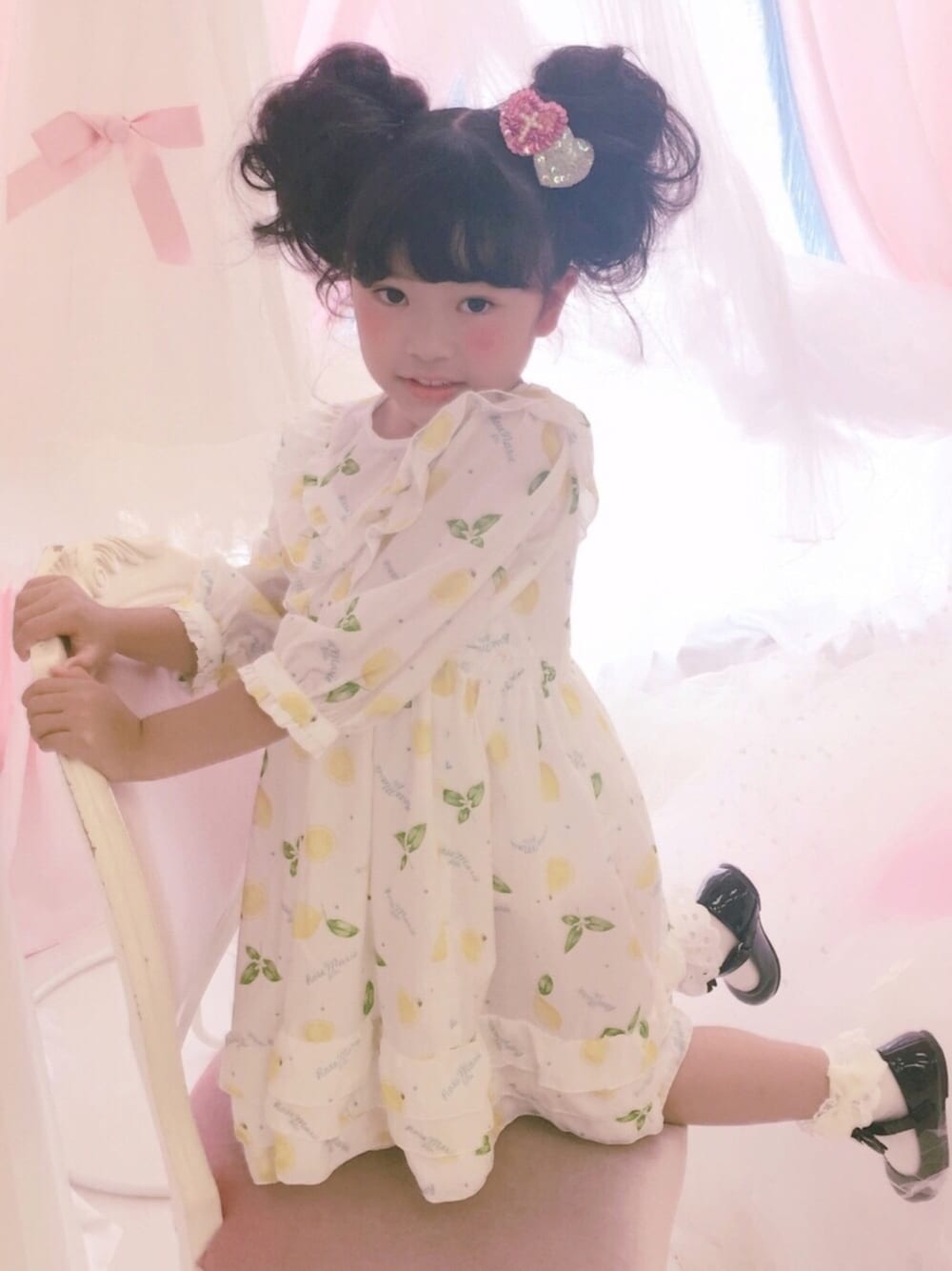 「キッズファッション、女の子コーデ、ワンピース、レモン柄、フリル」｜「RoseMarie seoirのFRILL DOLLワンピース(キッズ)（ワンピース、その他）」を使った、himeちゃんさん（キッズ・122cm）の夏コーディネートの1枚目の写真