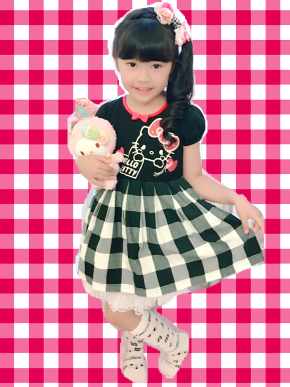 「キッズファッション、女の子コーデ、ワンピース、キティーちゃん、メゾピアノ」｜「mezzo pianoのアイテム（ワンピース、ブラック系）」を使った、himeちゃんさん（キッズ・122cm）の夏コーディネートの1枚目の写真