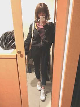 「スキニー」｜「アイテム（サロペット/オーバーオール）」を使った、Hitomiさん（レディース・159cm）の春コーディネート