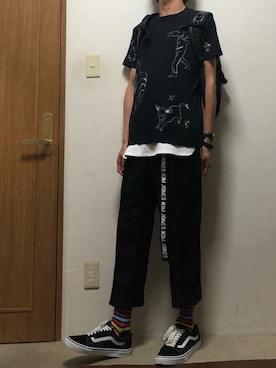 「JW Anderson（ジェイダブリューアンダーソン）のアイテム（Tシャツ/カットソー）」を使った、DOMさん（メンズ・182cm）の夏コーディネート