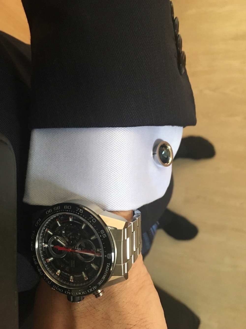 「仕事スタイル」｜「HUNTSMANのレギュラーカラー・ダブルカフスシャツ（シャツ/ブラウス、ブルー系）」を使った、ハルさん（メンズ・174cm）の春コーディネートの1枚目の写真