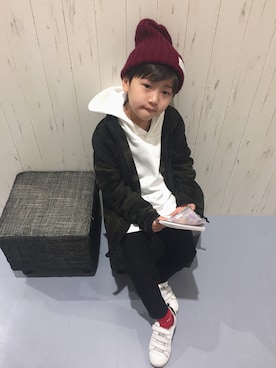 「白パーカー」｜「アイテム（その他アウター）」を使った、sohchoさん（キッズ・120cm）の冬コーディネート