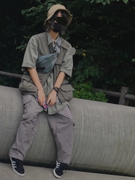 「GU（ジーユー）のアイテム（カーゴパンツ、グレー系）」を使った、め め め .さん（レディース・165cm・20代）の夏コーディネート
