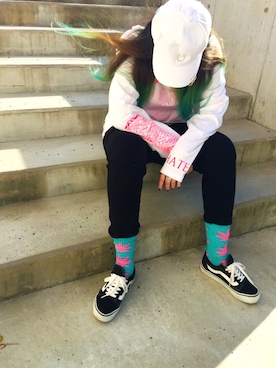 「CASPER JOHN AIVER（キャスパージョンアイバー）のアイテム（キャップ）」を使った、YUKiさん（レディース・170cm）の秋コーディネート