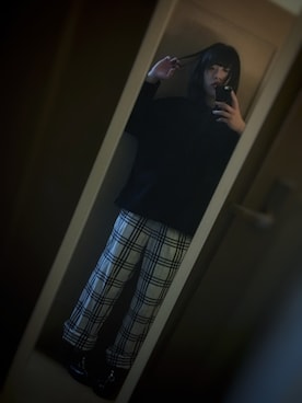 「原宿」｜「アイテム（スラックス）」を使った、あやたろ。さん（レディース・162cm）の春コーディネート