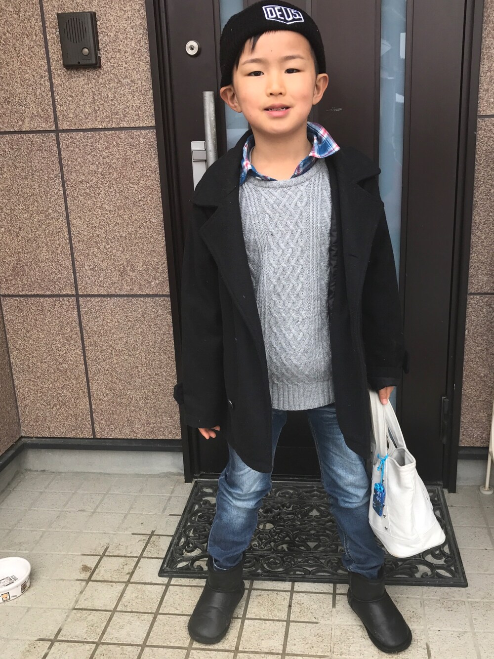 「デウス、DENIMBAR、男の子コーデ、KIDSｺｰﾃﾞ、kidsfashion、BUZZFUZZ、韓国子供服」｜「DEUS EX MACHINAのDEUS EX MACHINA / シールドビーニー（ニットキャップ/ビーニー、ブラック系）」を使った、rai91xxさん（キッズ・122cm）の春コーディネートの1枚目の写真