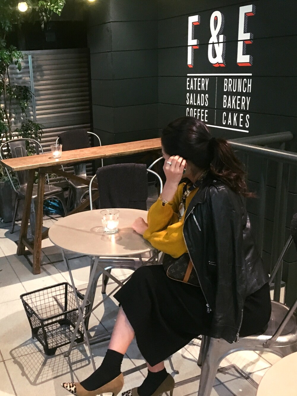 「東京旅行、ライダース、冬コーデ、きれいめコーディネート、カフェ巡り、デート、お出かけコーデ」｜「GALLERIEのアイテム（ニット/セーター、イエロー系）」を使った、Riさん（レディース・160cm）の冬コーディネートの1枚目の写真