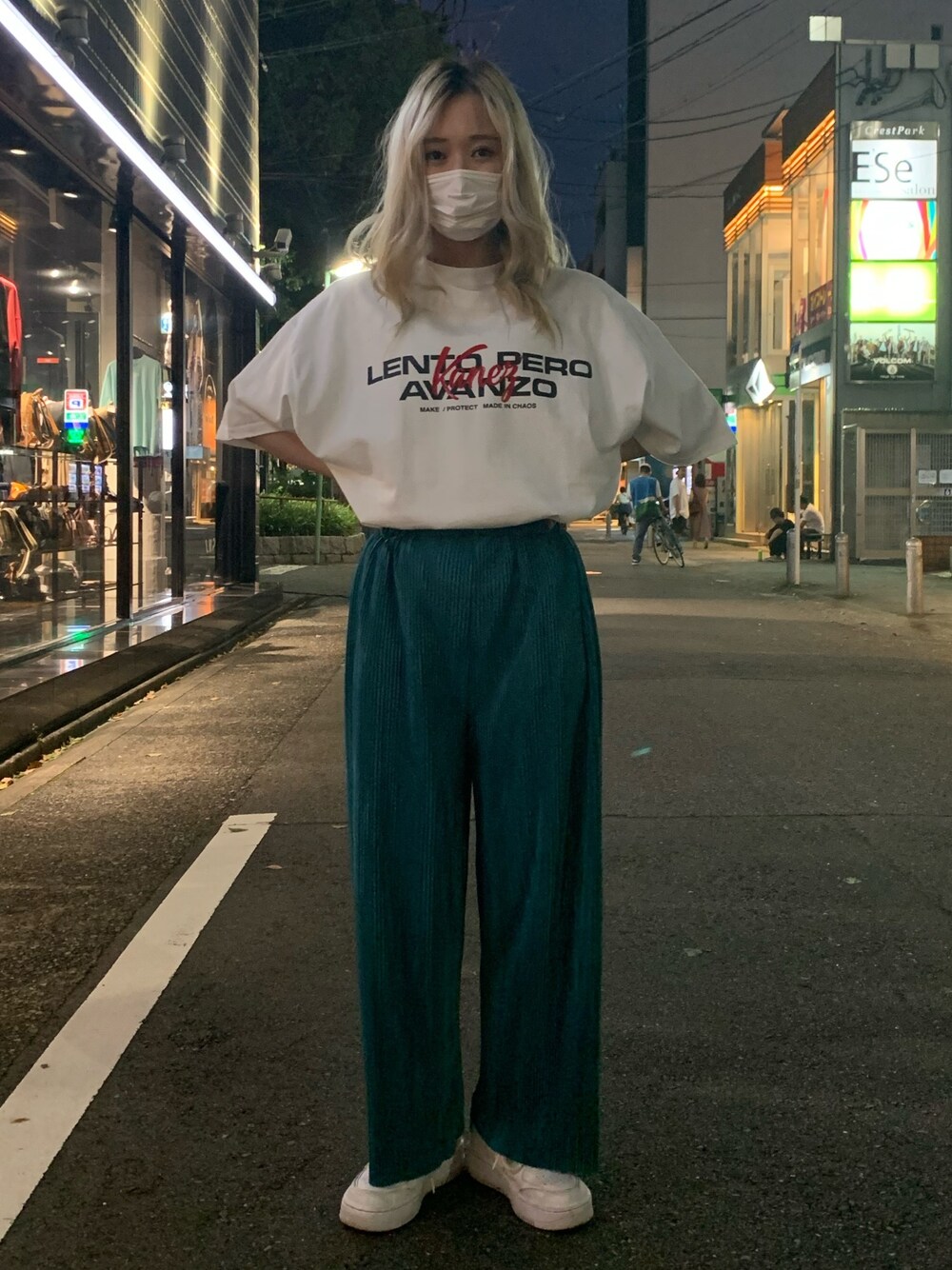 「シンプル、LHP、LHP名古屋」｜「KaneZのKaneZ/ケインズ/L.P.A.KANEZ TEE/ロゴグラフィックTシャツ（Tシャツ/カットソー、ホワイト系）」を使った、ゆうさん（レディース・157cm）の夏コーディネートの1枚目の写真