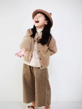 「柠小檬のアイテム（カーディガン/ボレロ、ベージュ系）」を使った、柠小檬さん（キッズ）の秋コーディネート