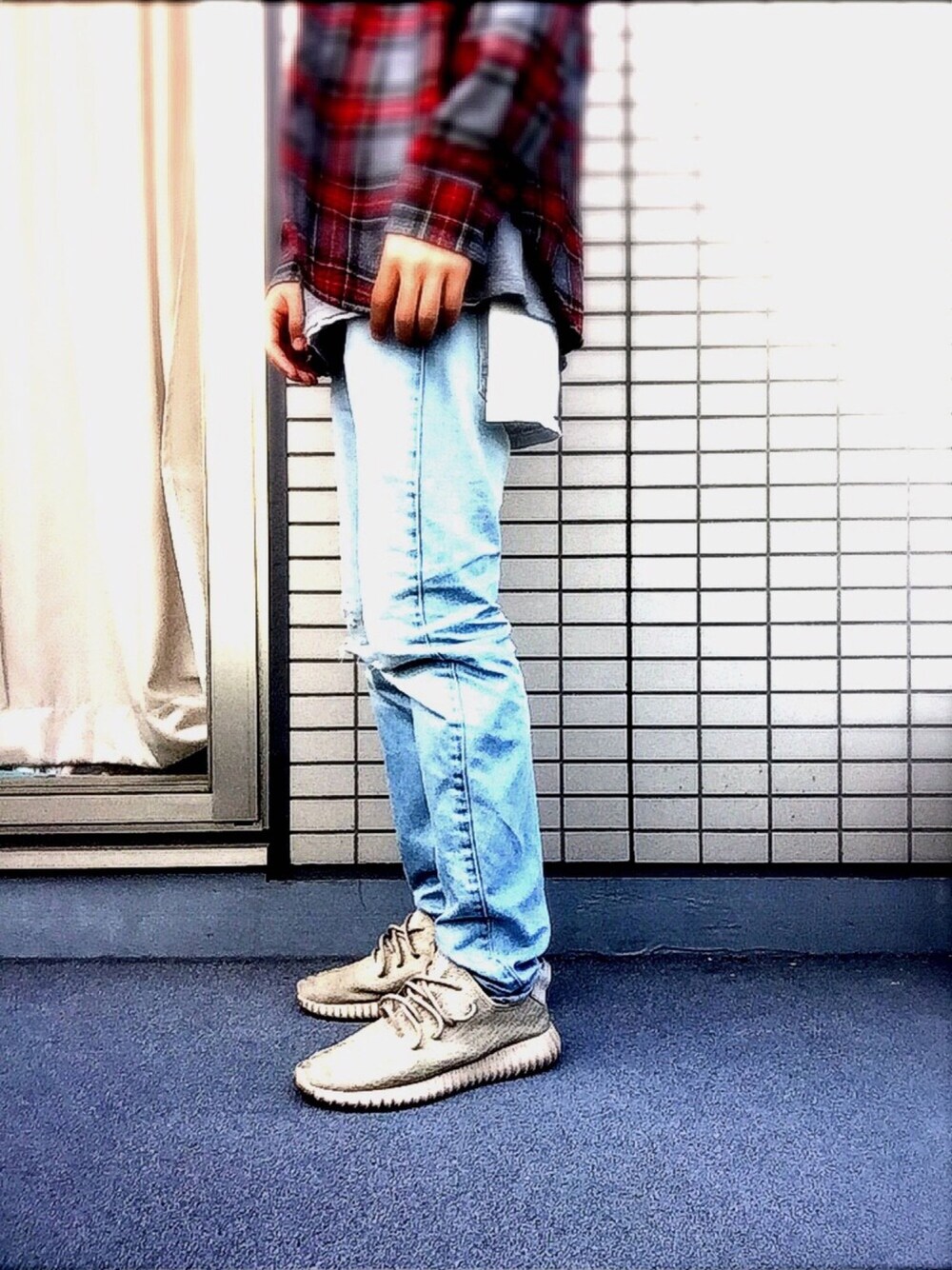 「猫の手も借りたい」｜「G-STAR RAWのアイテム（デニムパンツ、ブルー系）」を使った、たけかわさん（メンズ・180cm）の春コーディネートの1枚目の写真