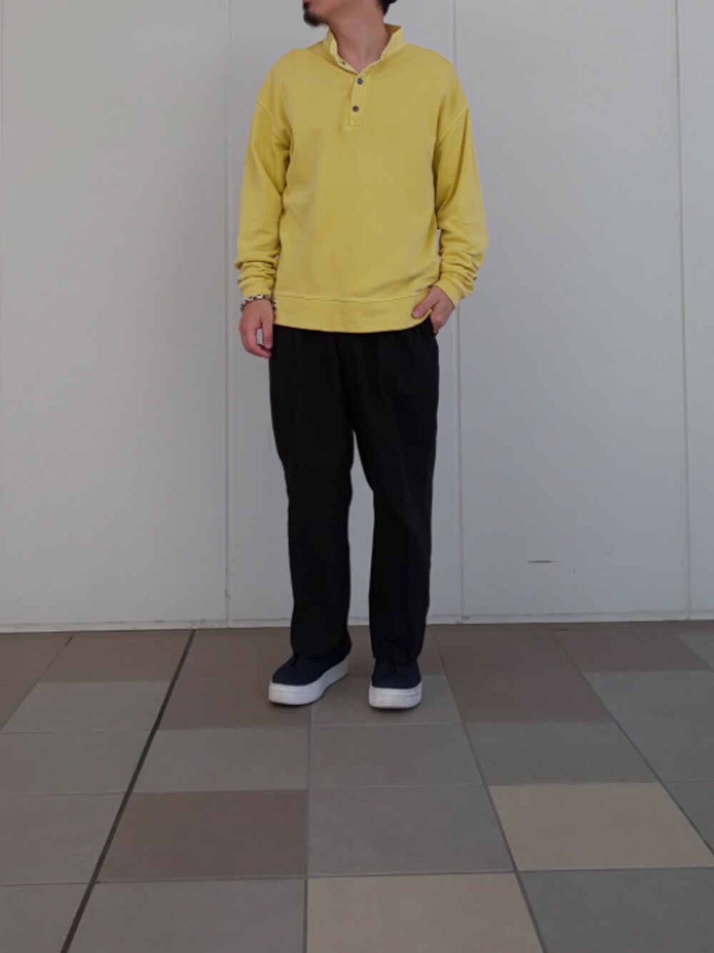 「CHUMSのアイテム（スウェット、イエロー系）」を使った、_miya_さん（メンズ・168cm）の春コーディネートの1枚目の写真