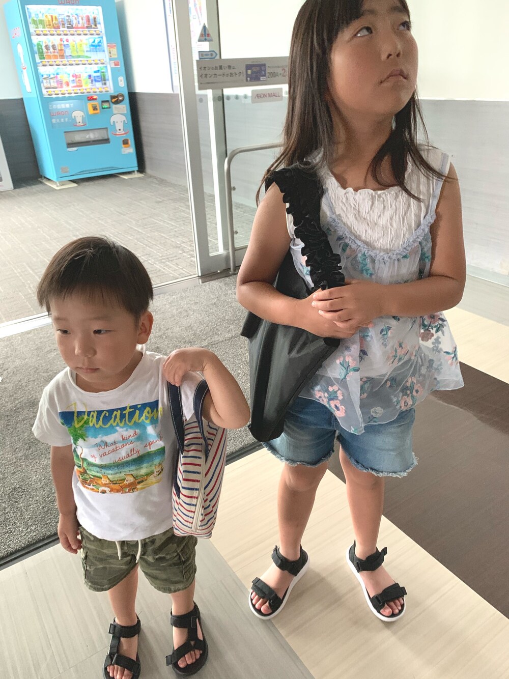 「習い事」｜「3coinsのアイテム（バッグ、ブラック系）」を使った、miriiさん（キッズ・104cm）の夏コーディネートの1枚目の写真