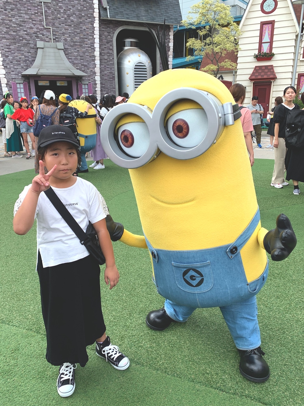 「ユニバ、USJ、ブランシェス、コンバース」｜「COLEMANのアイテム（バッグ、ブラック系）」を使った、miriiさん（キッズ・120cm）の秋コーディネートの1枚目の写真