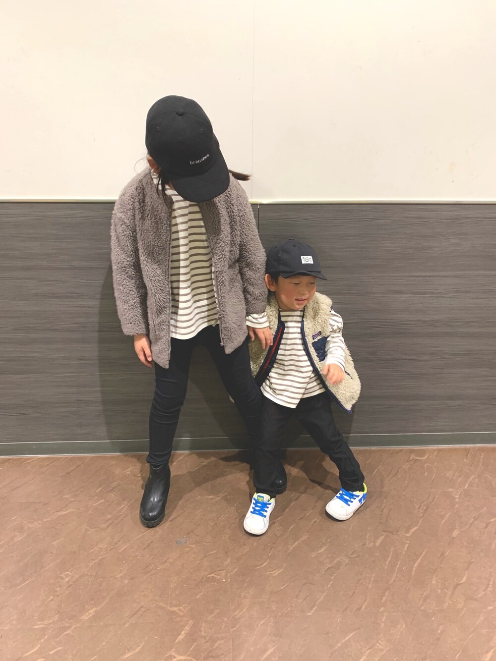 「キッズファッション、ブランシェス、デビロック、UNIQLO、グローバルワーク(GLOBAL WORK)」｜「UNIQLOのアイテム（ジャケット/アウター、ブラウン系）」を使った、miriiさん（キッズ・128cm）の冬コーディネートの1枚目の写真