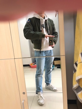 「学校」｜「アイテム（MA-1）」を使った、赤璋绛唇さん（メンズ・170cm）の秋コーディネート
