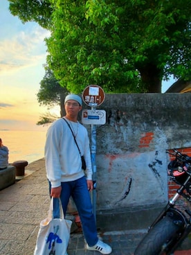 「plain-me（プレインミー）のアイテム（帽子）」を使った、Lawrence🍀さん（メンズ・185cm）の春コーディネート