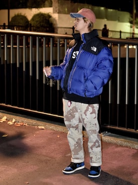 「アイテム（帽子、レッド系）」を使った、WORM Tokyoさん（メンズ・170cm）の秋コーディネート