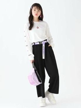 「アイテム（ベルト、パープル系）」を使った、repipi_armarioさん（レディース・163cm）の春コーディネート