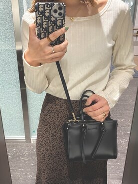 「GU（ジーユー）のアイテム（トップス、ベージュ系）」を使った、m3Kさん（レディース・163cm）の秋コーディネート