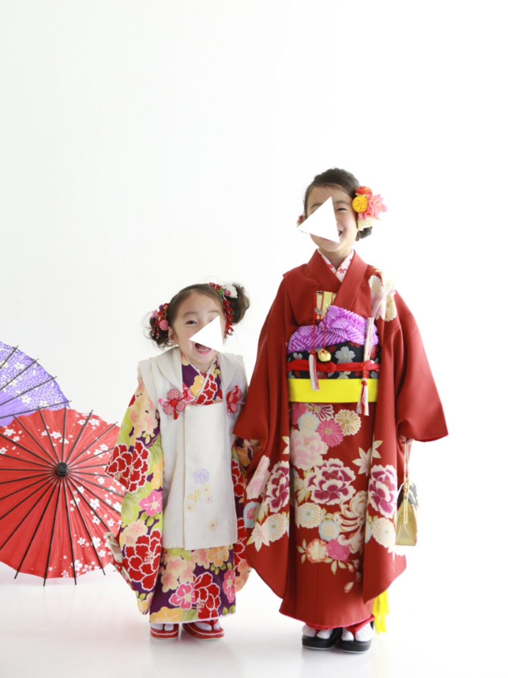 「あけましておめでとうごさいます、今年もよろしくお願いします、七五三、姉妹コーデ」｜「サンタさんへのプレゼント🎅のアイテム（その他、レッド系）」を使った、MIKさん（キッズ・110cm）の冬コーディネートの1枚目の写真