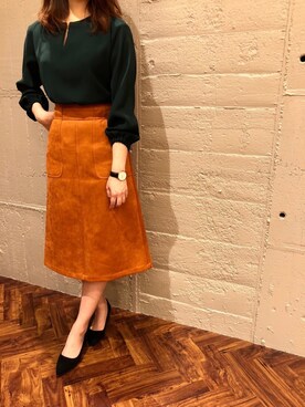 「アイテム（スカート、オレンジ系）」を使った、nano・universe 名鉄 STAFFさん（レディース・160cm）の秋コーディネート