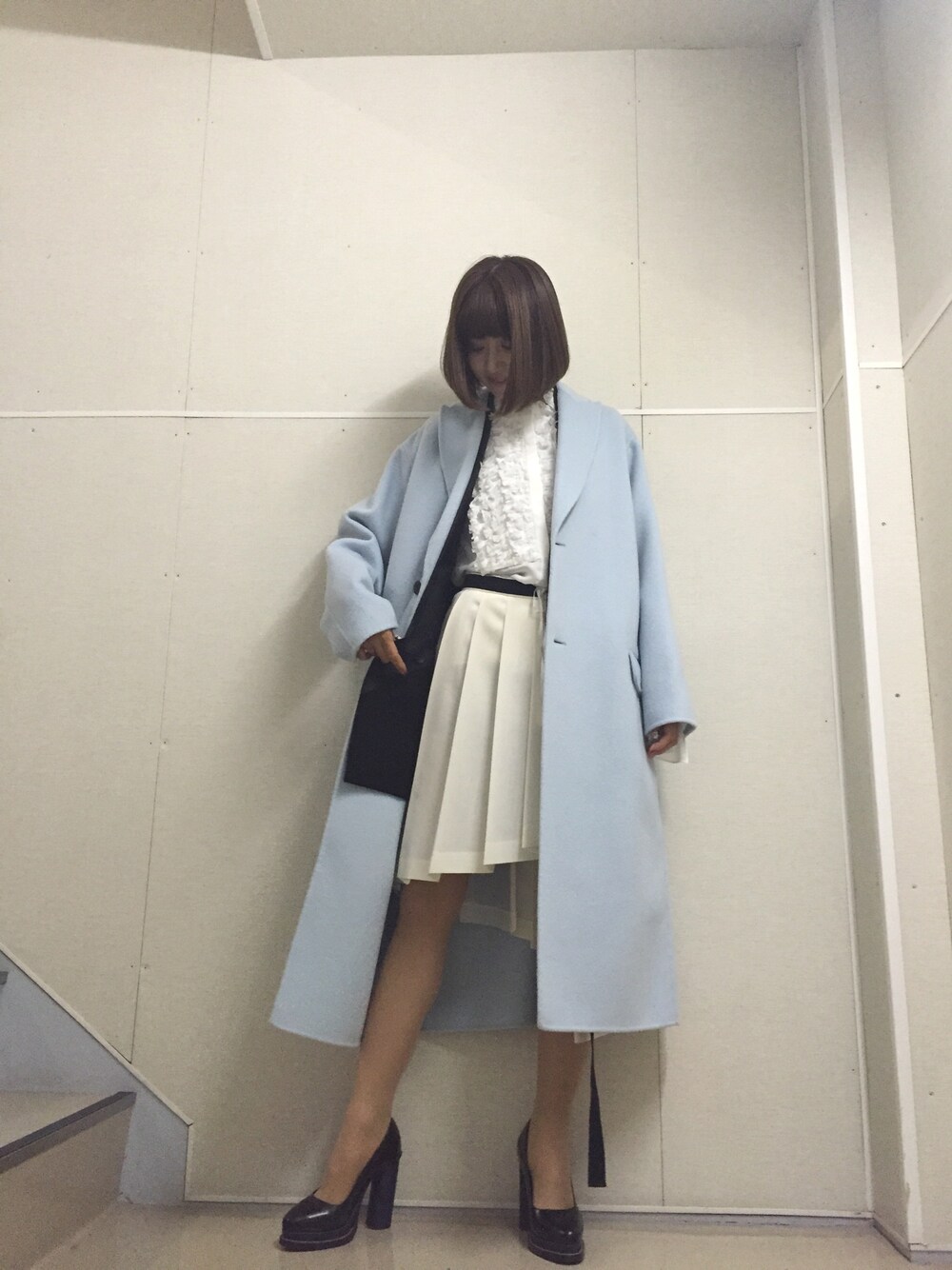 「大人カジュアル、大人コーデ、大人ヤンチャ部、大人ガーリー、オトナ女子、オトナガーリー、アイスブルー、おとなコーデ」｜「TOMORROWLAND のアイテム（ダウンジャケット/コート、ブルー系）」を使った、レタスさん（レディース・160cm）の冬コーディネートの1枚目の写真
