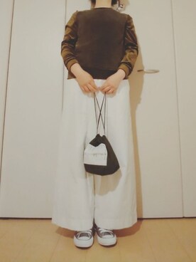 「カーキ×ホワイト」｜「アイテム（その他）」を使った、birdさん（レディース・157cm）の冬コーディネート