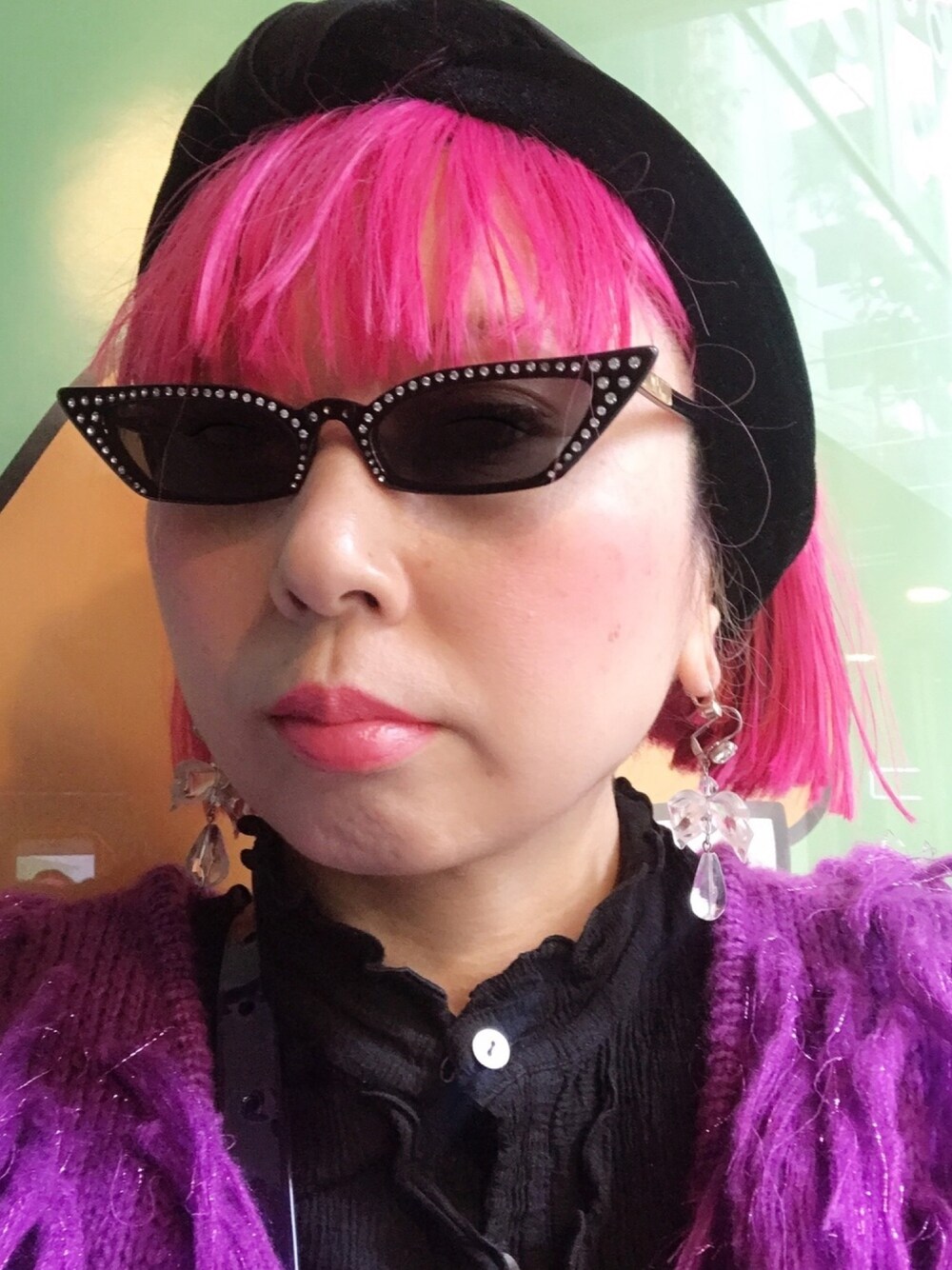 「大人カジュアル、ターバン、サングラス、ウィッグ、パープル、カーディガン」｜「poppy lissimanのアイテム（サングラス、ブラック系）」を使った、miwaさん（レディース・163cm）の秋コーディネートの1枚目の写真