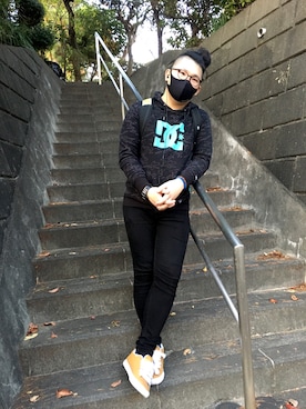 「DC SHOES（ディーシーシューズ）のアイテム（スニーカー、ブラウン系）」を使った、ホンダネーション さん（メンズ・171cm）の秋コーディネート