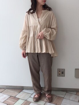 「one after another NICE CLAUP（ワンアフターアナザーナイスクラップ）のアイテム（バレエシューズ、ゴールド系）」を使った、tomoさん（レディース・151cm）の秋コーディネート