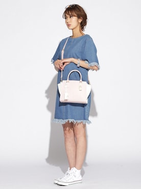 「Samantha Thavasa（サマンサタバサ）のアイテム（ショルダーバッグ、ピンク系）」を使った、サマンサタバサ スタッフさん（レディース・160cm）の春コーディネート